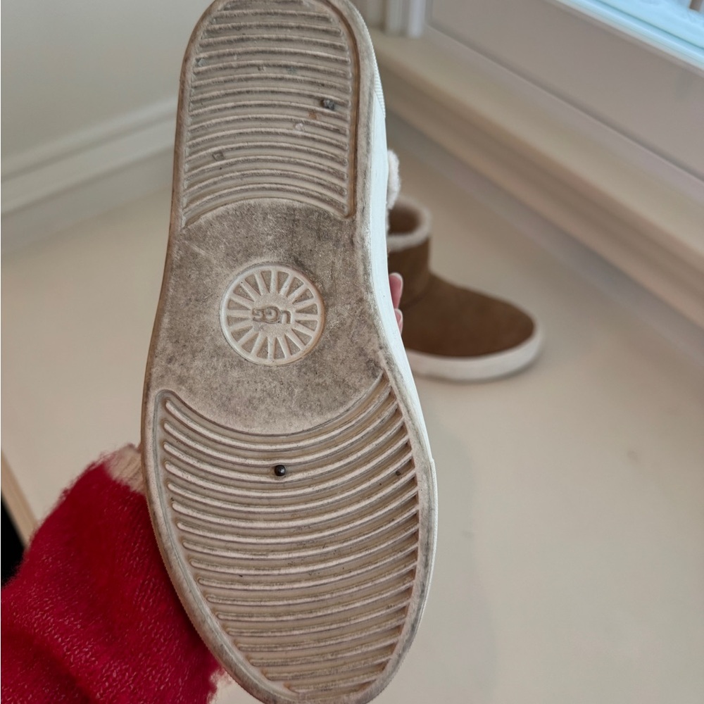 Ugg Cream Shearling Interior - image 4